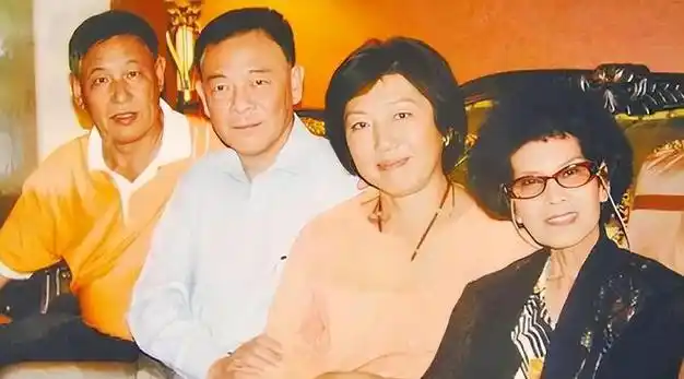 1971年1月21日,陈洁如在香港去世,蒋瑶光和丈夫准备前往香港奔丧,却