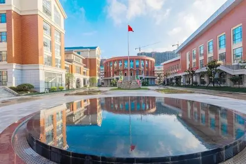 6月26日,高考成绩公布以来,枣庄一中的高考成绩如何成了全区人关注的