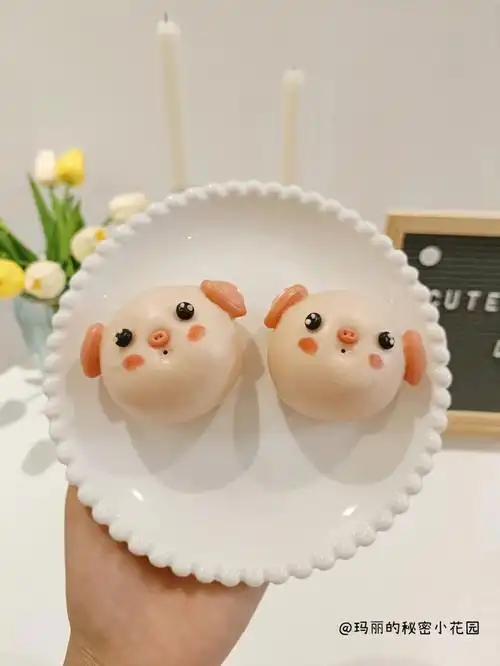 馒头来啦,我最喜欢的两个步骤是给小猪戳鼻孔和嘴巴,一起来看看做法吧
