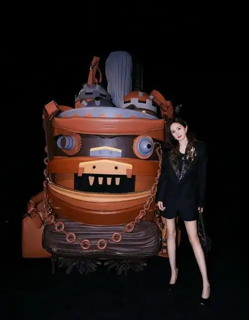 上海这一夜,杨幂筷子腿,水蛇腰惊艳,平采娜裸背s身材抢镜|袁泉|奚梦瑶