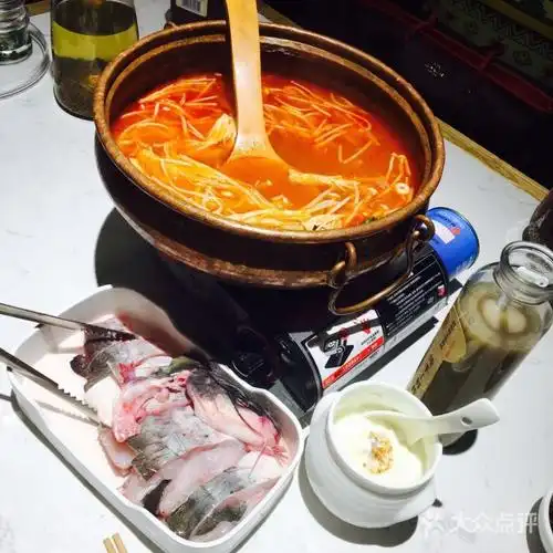 凯里酸汤江团鱼