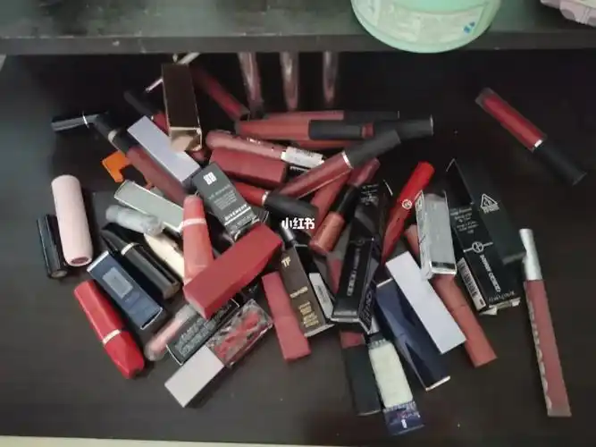 这一堆无处安放的口红