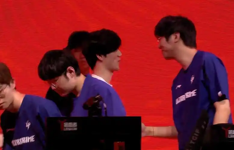 wbg碾压up进季后赛theshy指挥预判宁王出手赛后两人相视一笑