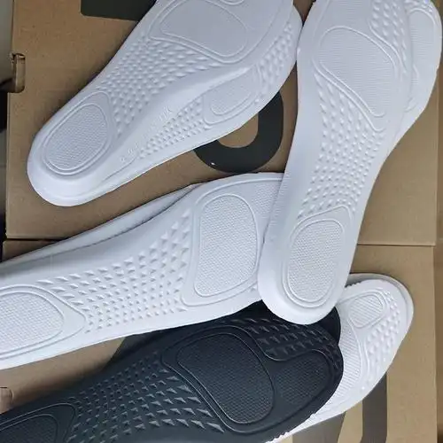 精选好物2022新款椰子350鞋垫配椰子350v2鞋垫yeezy原装满天星白斑马