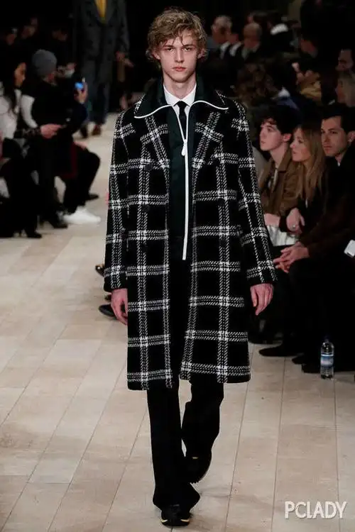 burberry玩大了 吴亦凡居然去走秀了!