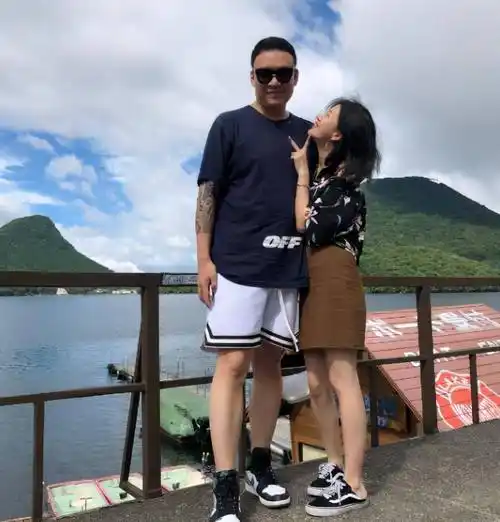 她才是人生赢家,参加"中国好声音"未夺冠,却嫁给爱奇艺副总裁_李嘉格