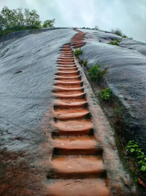 马皇丘大峡谷是湖南郴州市的网红景点,这里