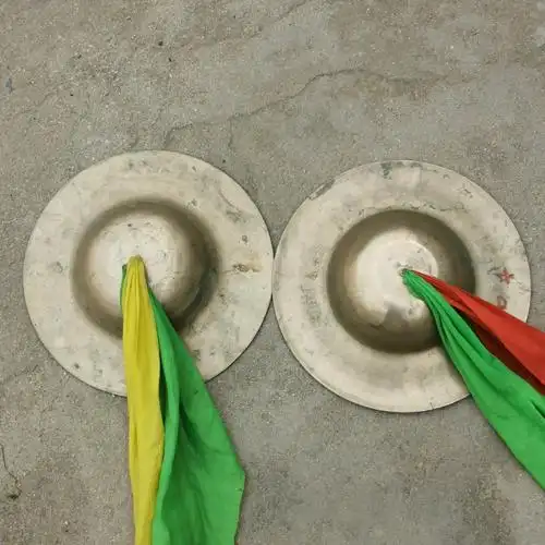 乡下偶得民俗老乐器铜大号镲一对,保存完整,音量清脆鸿亮,正常使用