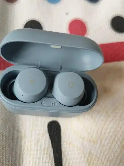 漫步者耳机音质效果很好,不愧品牌商品,给个好评,值得购买!