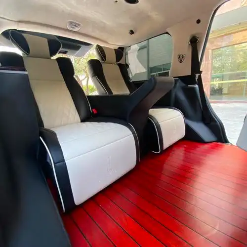 新林肯领航员7改4改航空座椅升级内饰