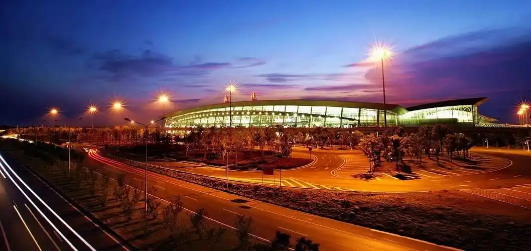 新生出行武昌火车站到首义校区隔了十座长江大桥