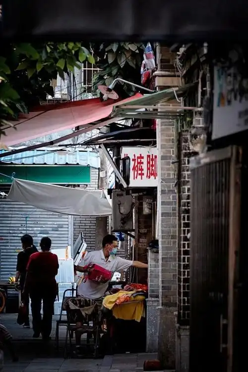 繁华之外,寻觅广州旧街巷里的粤韵味