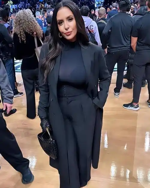 把衬衫拉到轻,卸下200斤更美_瓦妮莎_保罗·加索尔_女儿