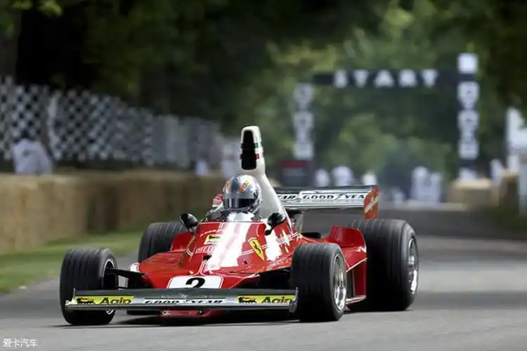 1966年法拉利f1车队的312t型赛车,12缸水平对置发动机,产量超过了5辆.