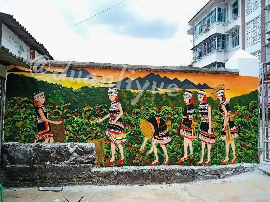 画画 #墙绘  #傣族 #云南墙绘 #壁画师     发库 - 抖音