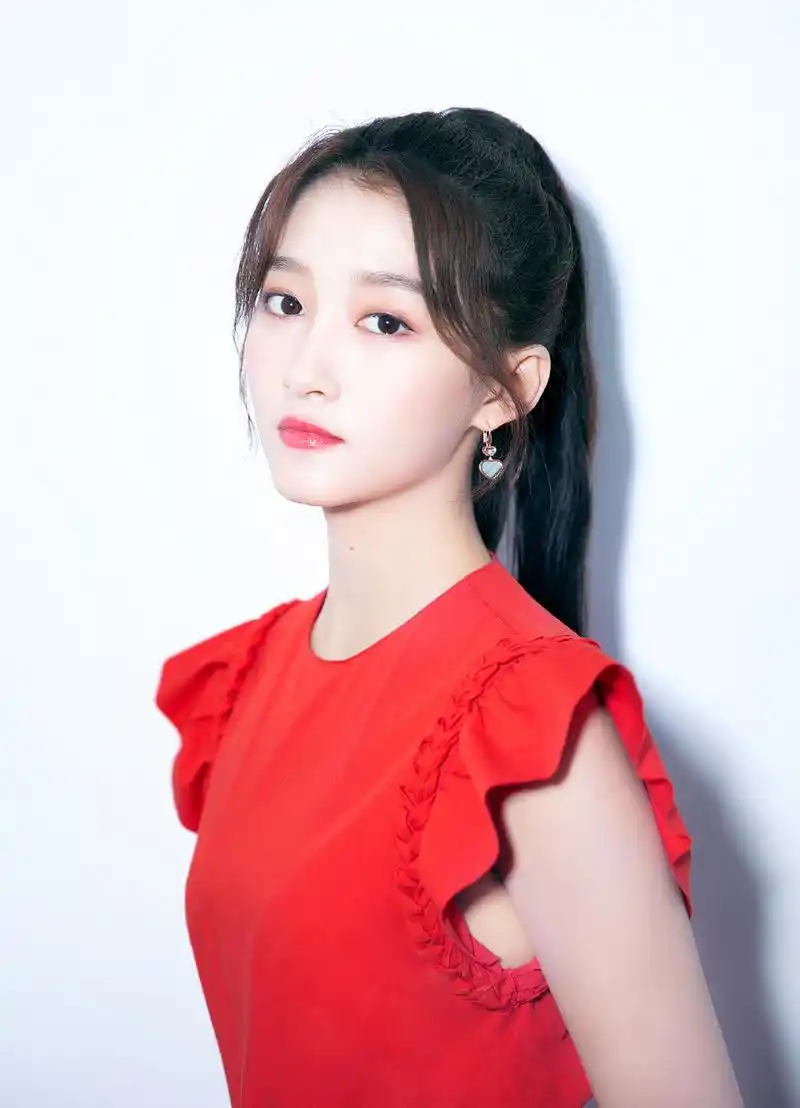 关晓彤性感迷人写真图片