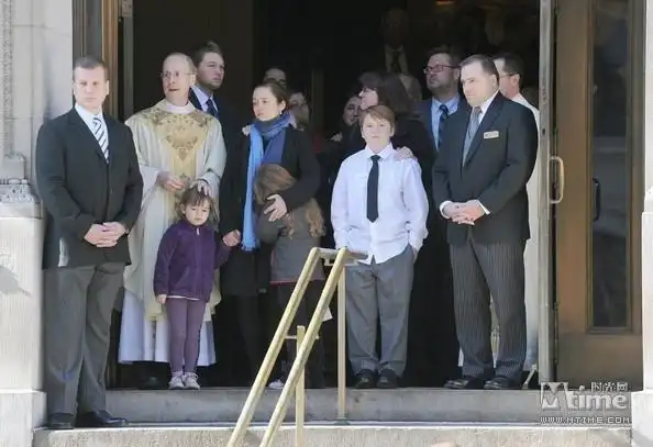 奥斯卡影帝霍夫曼葬礼举行梅姨布兰切特等众星出席
