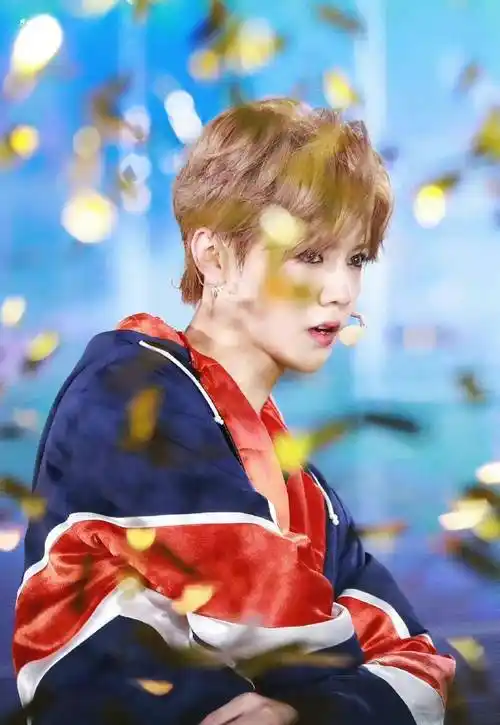 鹿晗的蓝莓汁在青春里被那样好的一个人惊艳真的念念不忘