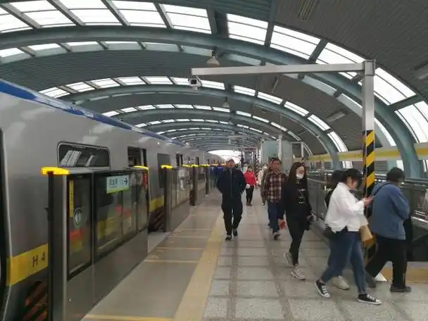 探讨北京地铁13号线拆分后的龙泽站:有可能变成a线和b线换乘站