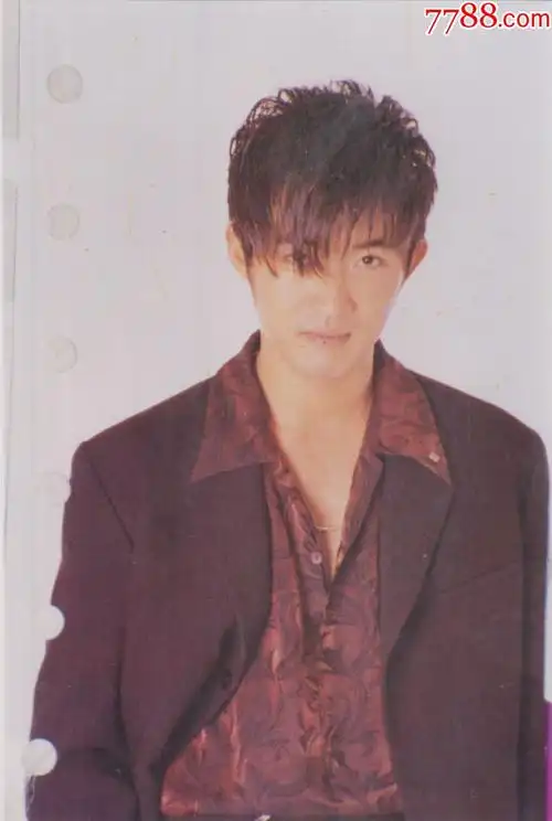 韩国演员安在旭照片