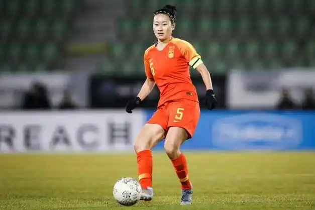 中国女足时隔6个月再度集结,队长吴海燕也接受了采访