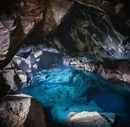 神秘地下湖,多彩水世界|溶洞|岩洞|温泉|暗河_网易订阅