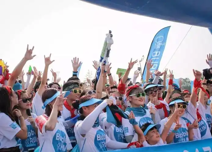 与一万人一起在泡泡中狂欢是种什么体验?