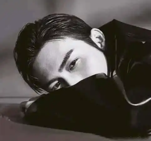 张彬彬复古大片开撩,这深情如水的眼神你还hold住