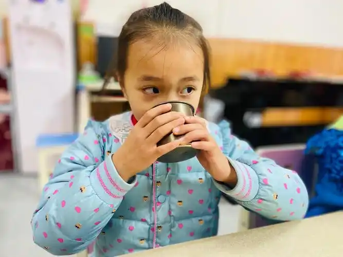 多喝水,身体好,做个爱喝水的乖宝宝