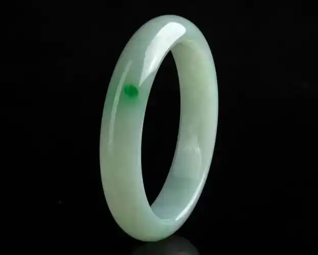 碧玉手镯,一件100万(玉镯子多少钱一只) - 冷求网