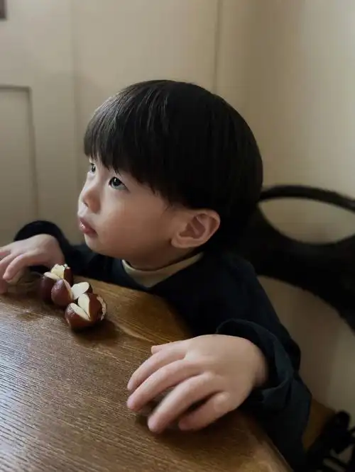 两岁半的儿子真帅呀