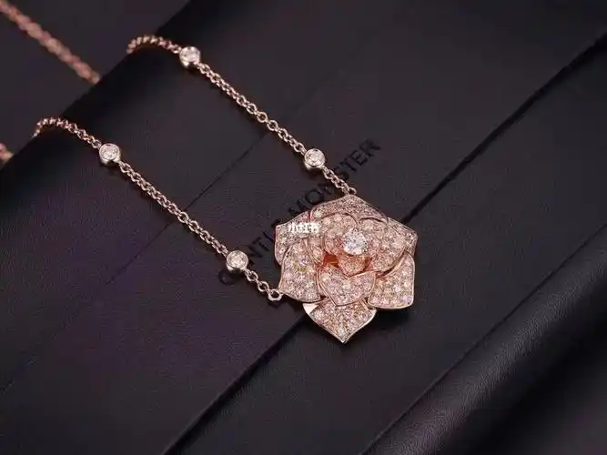 伯爵 山茶花项链_山茶花_项链_钻石_18k金_玫瑰金_潮流_好物推荐_装饰