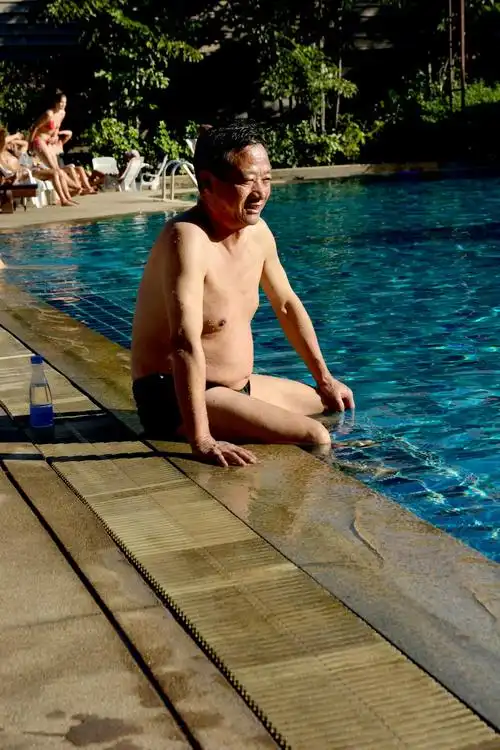 第四集:游泳的老汉们