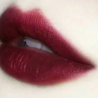 冷艳霸气红唇头像