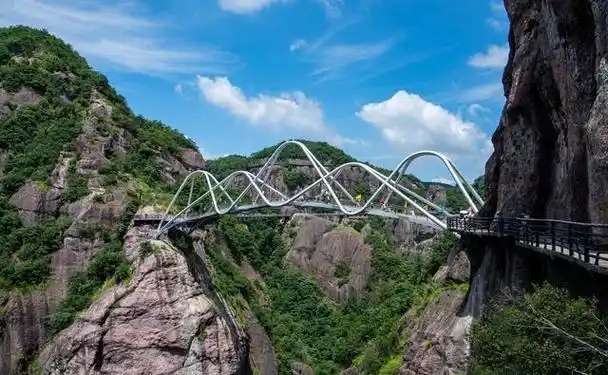 台州神仙居梦幻迷人:李白传颂,因桥成网红