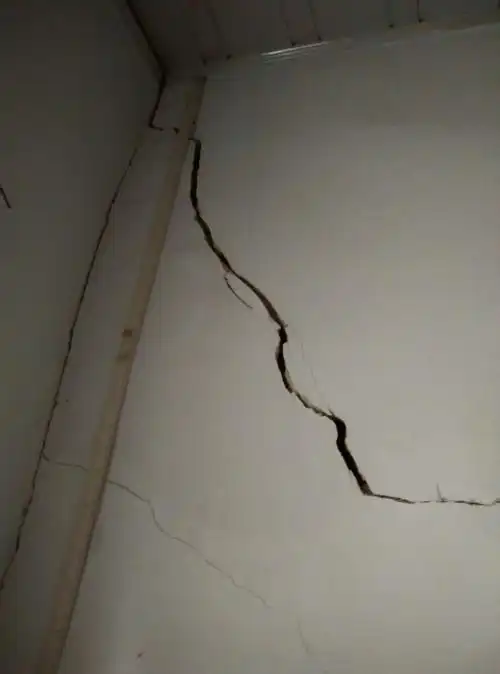 老家的房子有裂缝而且越来越大,已经影响了安全,如果翻新政府会不会有