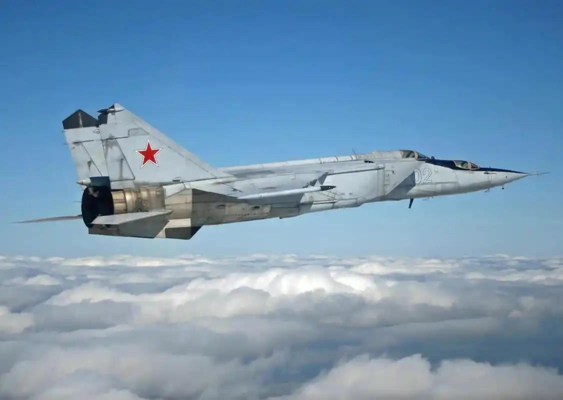 苏联米格-25战机,以速度优势震慑西方,被视作国之重器!__财经头条