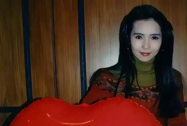 赵静仪:年轻时媲美万绮雯,尝试风月片无果后,专心扮演丫鬟