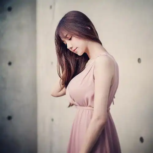 从生活照或是自拍照中都可以看到 的好身材