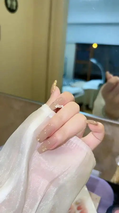 冰透奶茶色美甲秋冬显白温柔美甲穿戴甲定制