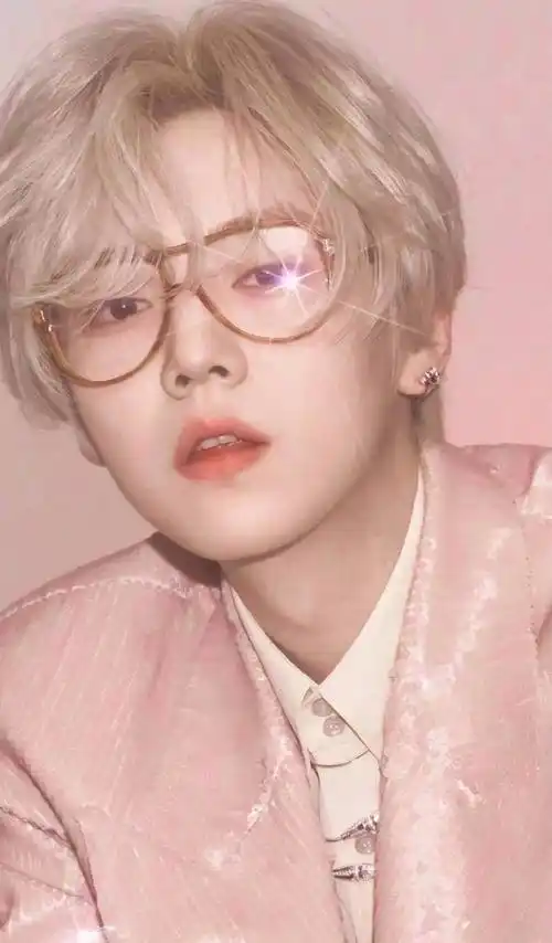 鹿晗#一直看着心在跳,我永远相信鹿晗的颜值#王琳凯#小王琳凯就像是