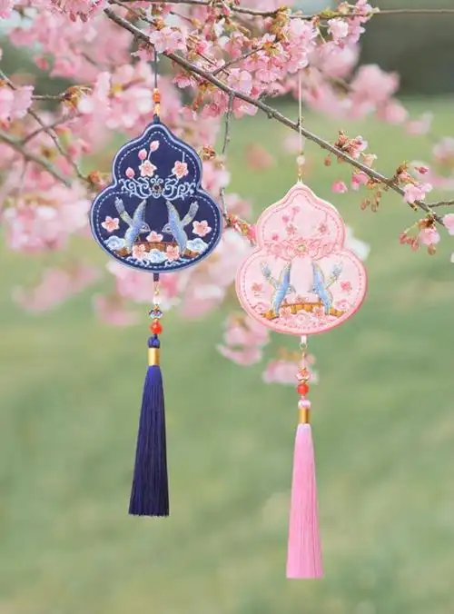 唯美"黄金檀木香"古法刺绣香包:步步生香,一眼入魂!