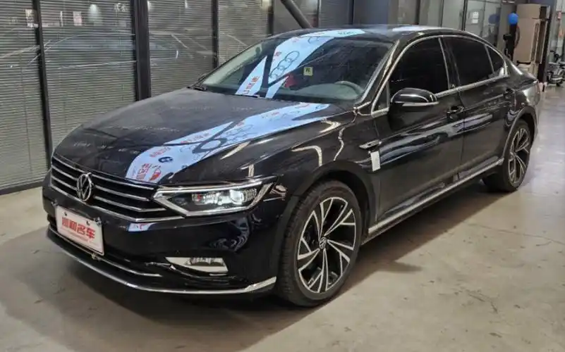 21年10月上牌21款迈腾330 30周年纪念版来了