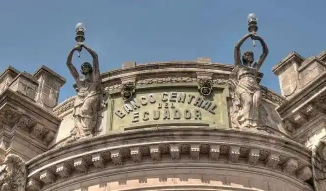 总统被黑帮暗杀:混乱的厄瓜多尔,和一位37岁的"美国人"