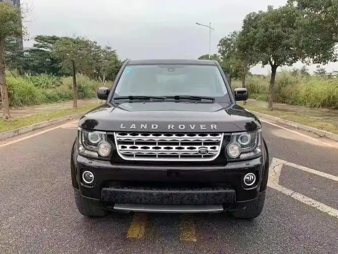 13年路虎发现4仅售8.8万,强悍的越野性能,无人能及