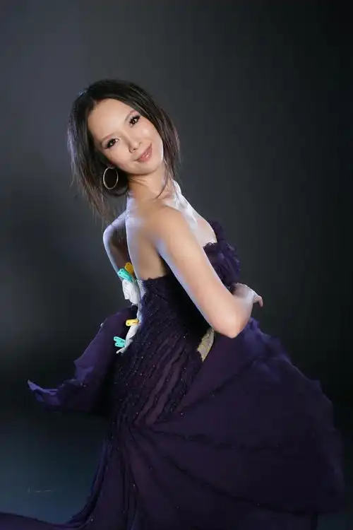 台湾第一爱美神 [天心25p] 强烈推荐!