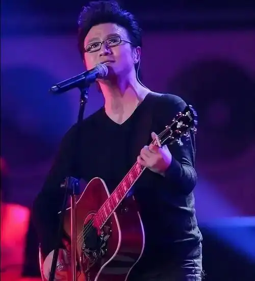 汪峰新女友和前夫昔日合照曝光,大量私人生活照片公开