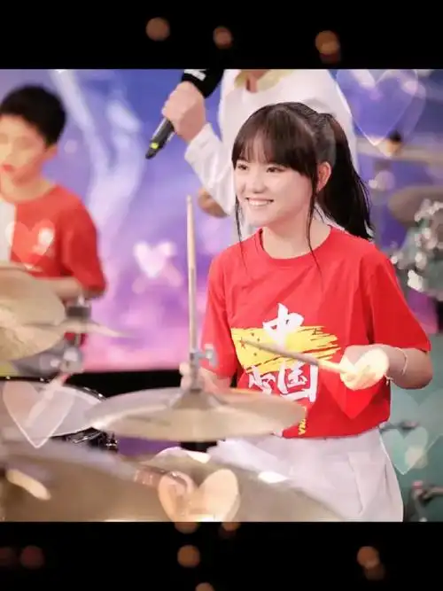 架子鼓妞妞#架子鼓演奏 #大号是中华#治愈系笑容 #励志正能量