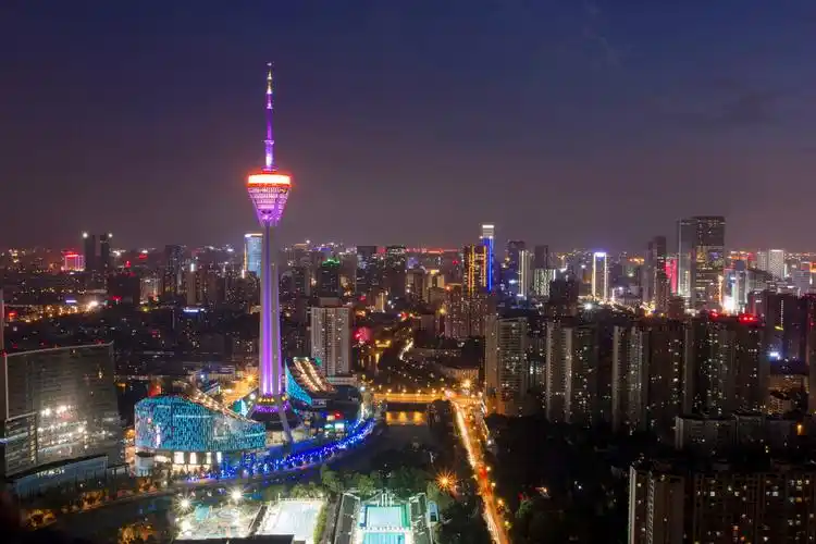 成都339夜景田酱关注