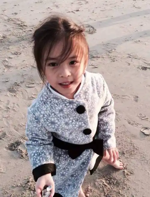 刘涛女儿正脸照曝光,完美继承妈妈优良基因,不愧是最美星二代_王紫嫣